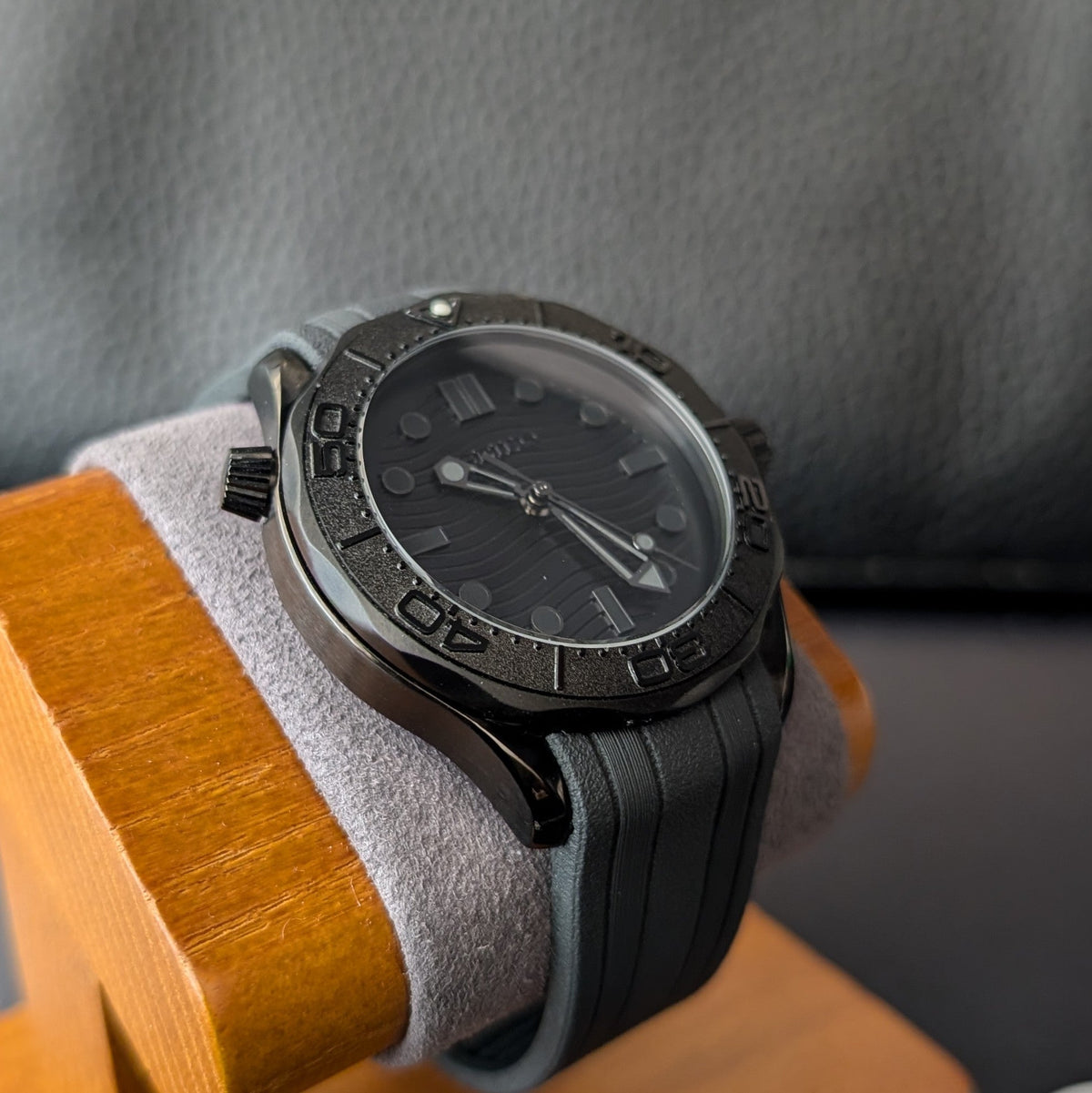 StealthMaster 300 | SeaMaster Homage