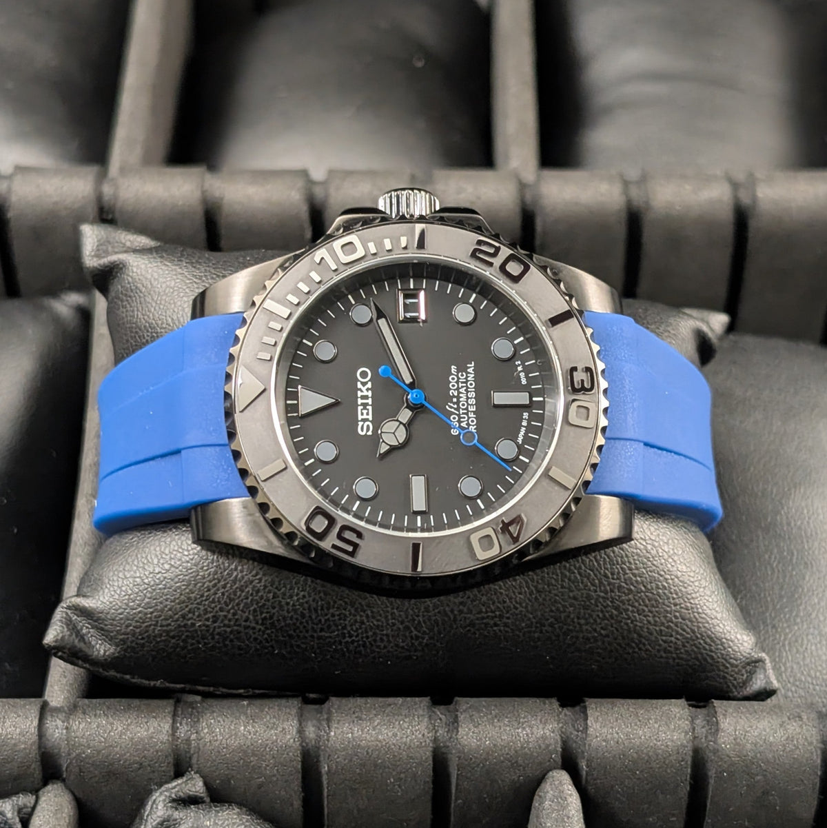 Dark Knight Blueline – Automatic Seiko Mod
